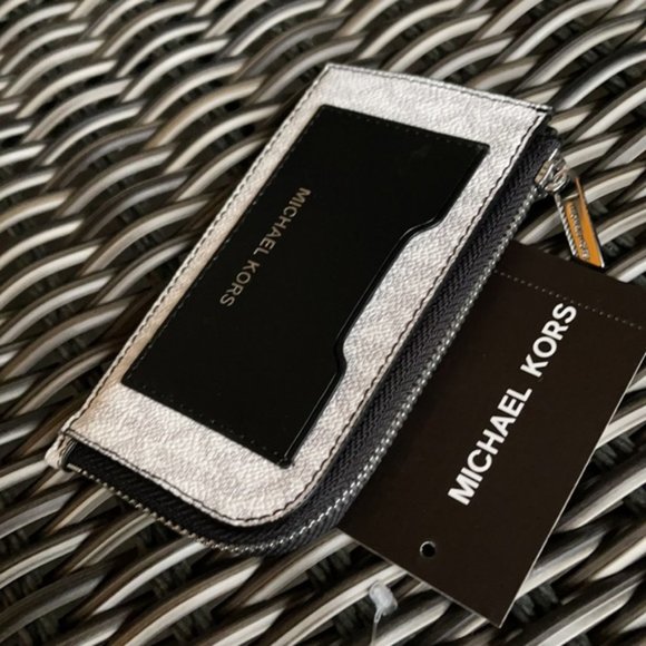 Michael Kors L Zip Mini Wallet - Picture 2 of 14